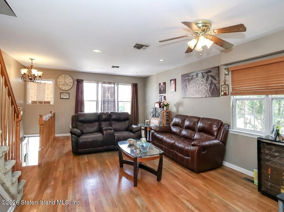 35 Daniella Court Image 3