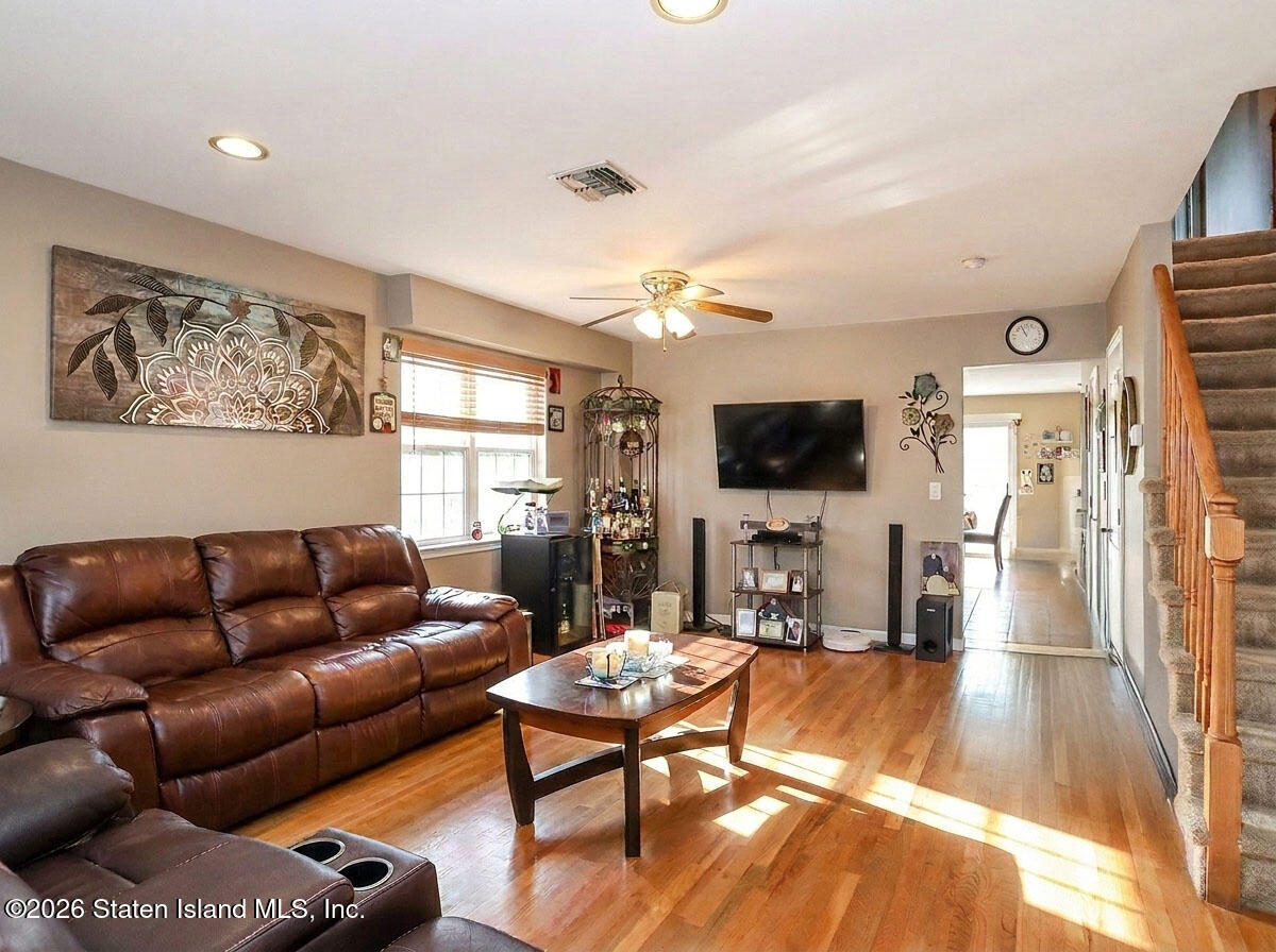 35 Daniella Court Image 4