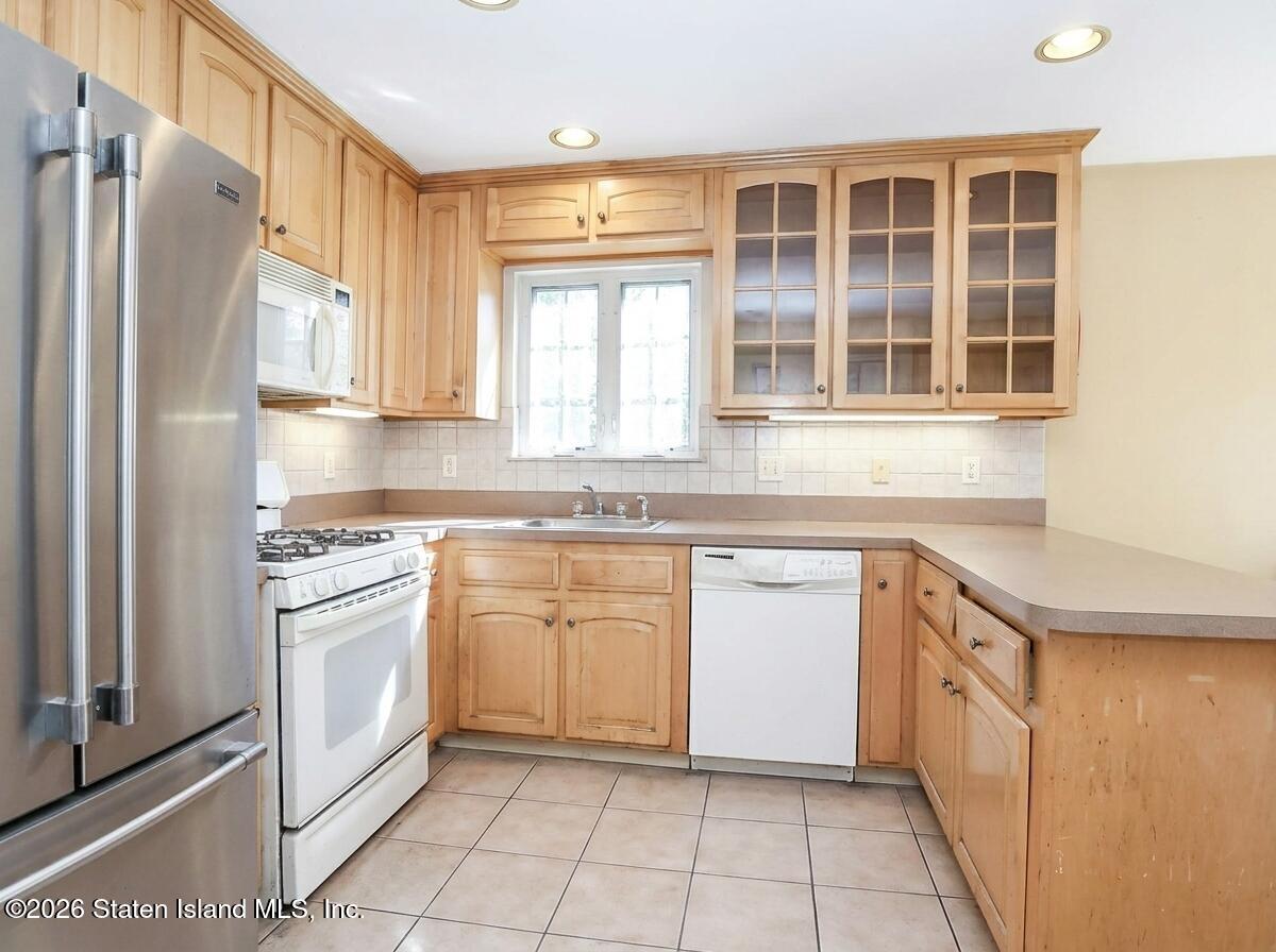 35 Daniella Court, Staten Island, NY, 10314 image 6