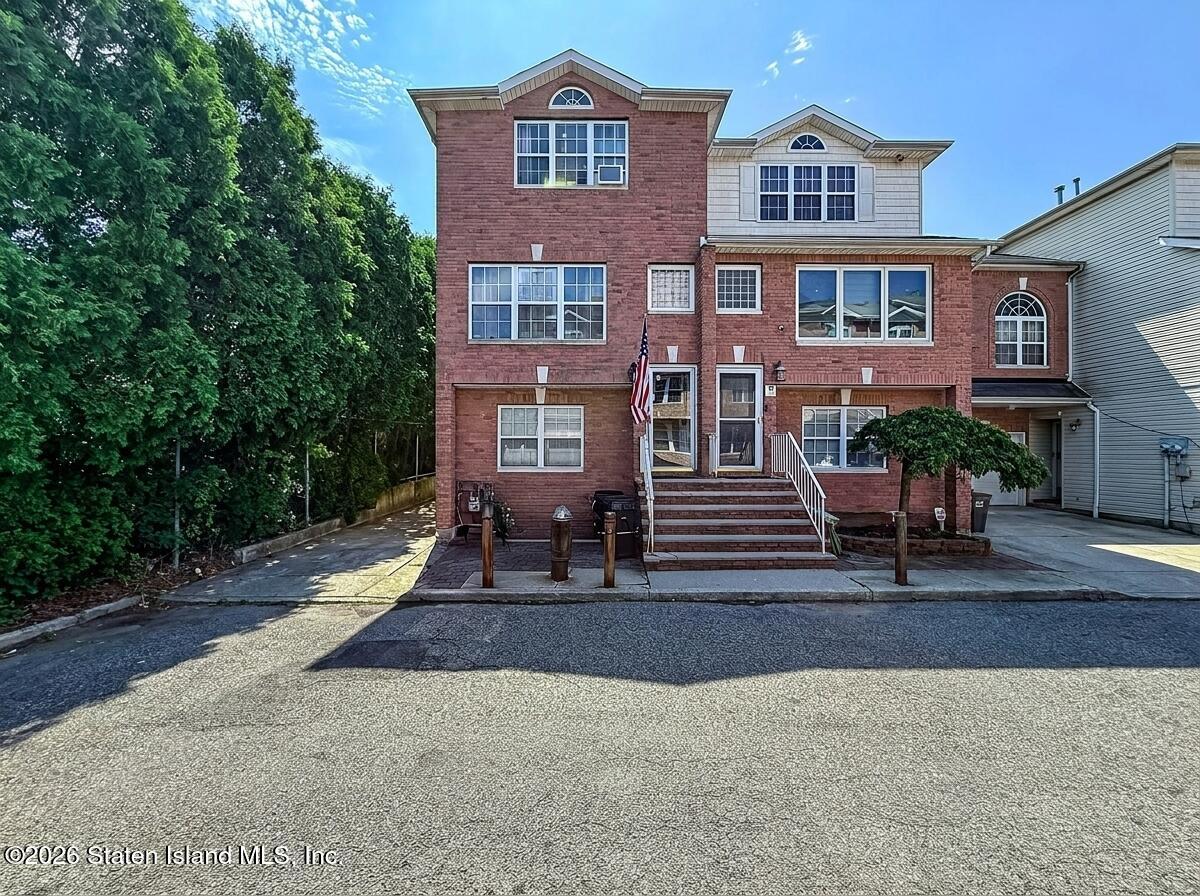 35 Daniella Court Image 1