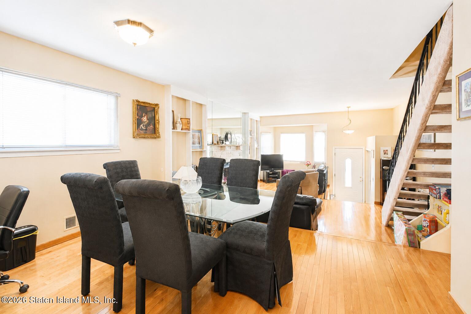 309 Travis Avenue Image 4