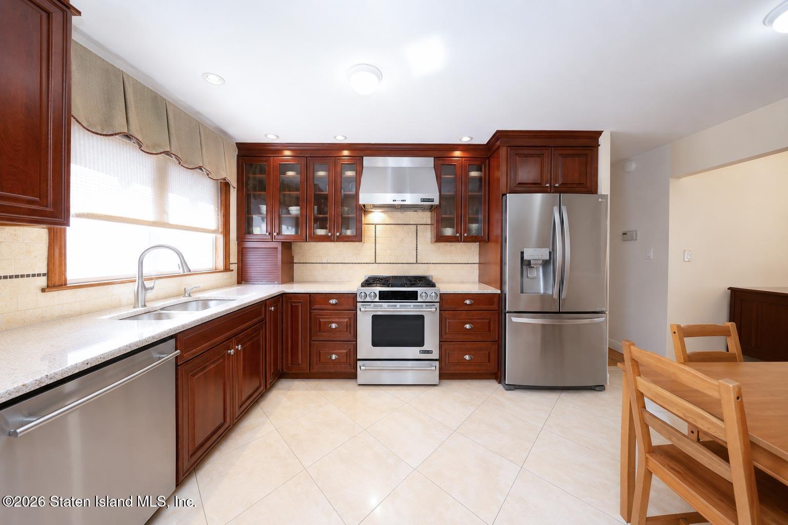 90 Buffington Avenue Image 2