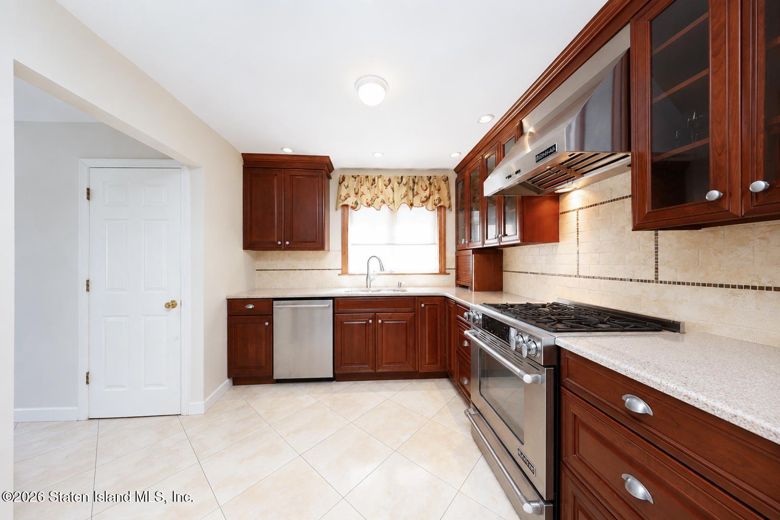 90 Buffington Avenue Image 3