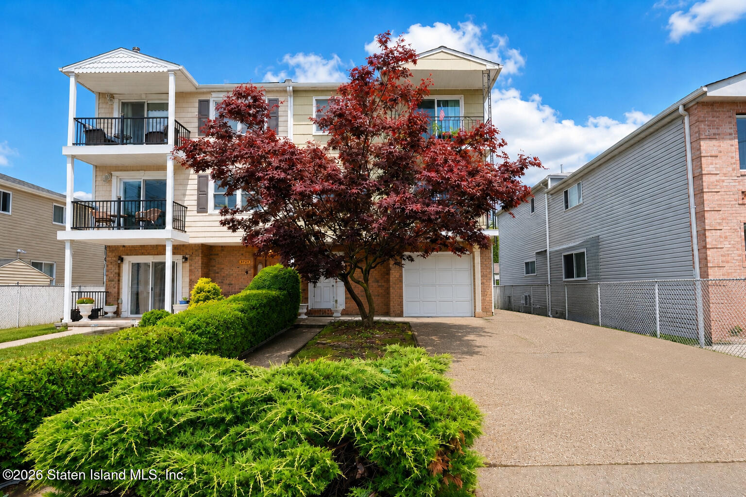 3295 Victory Boulevard Image 1