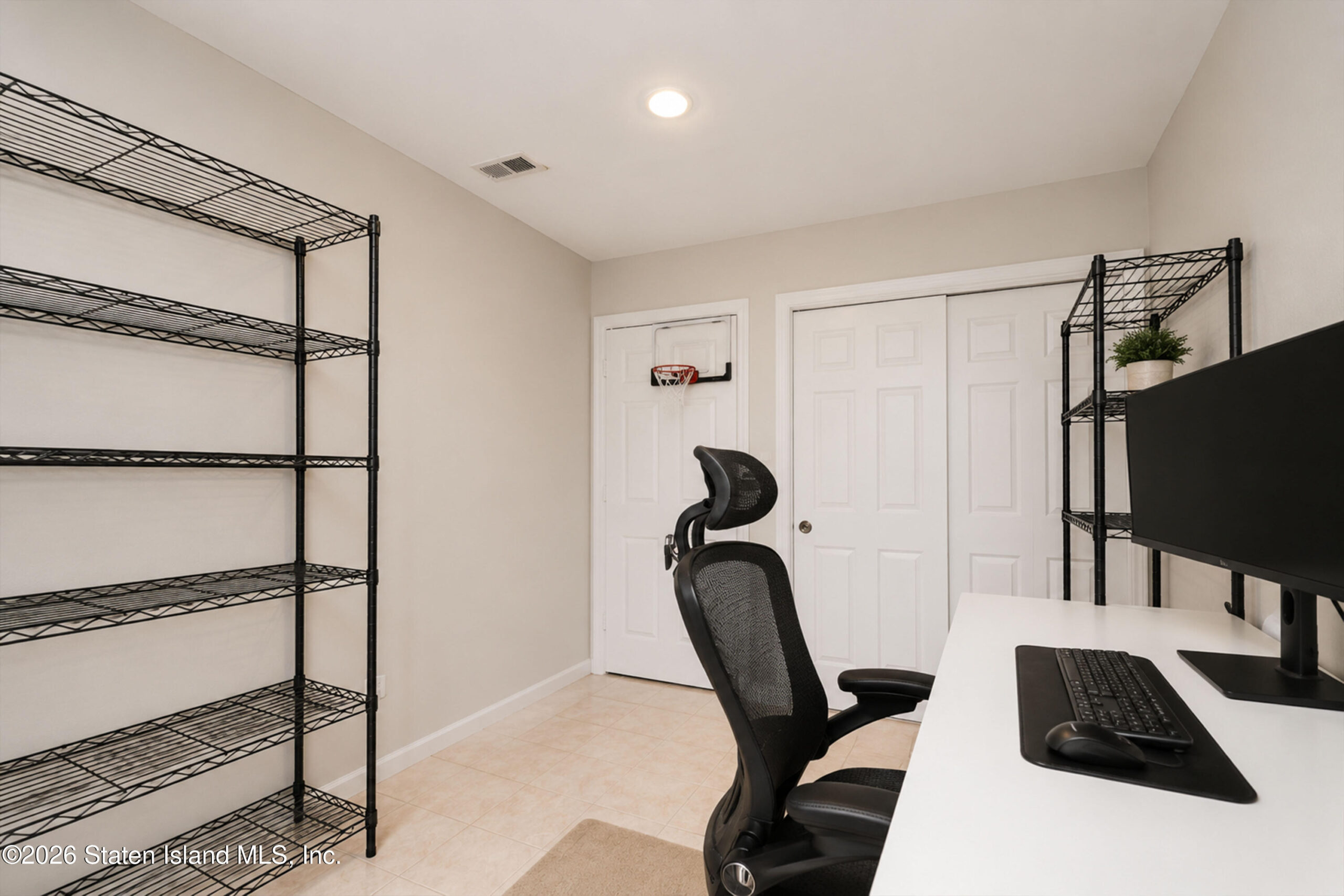 218 Essex Drive Image 4