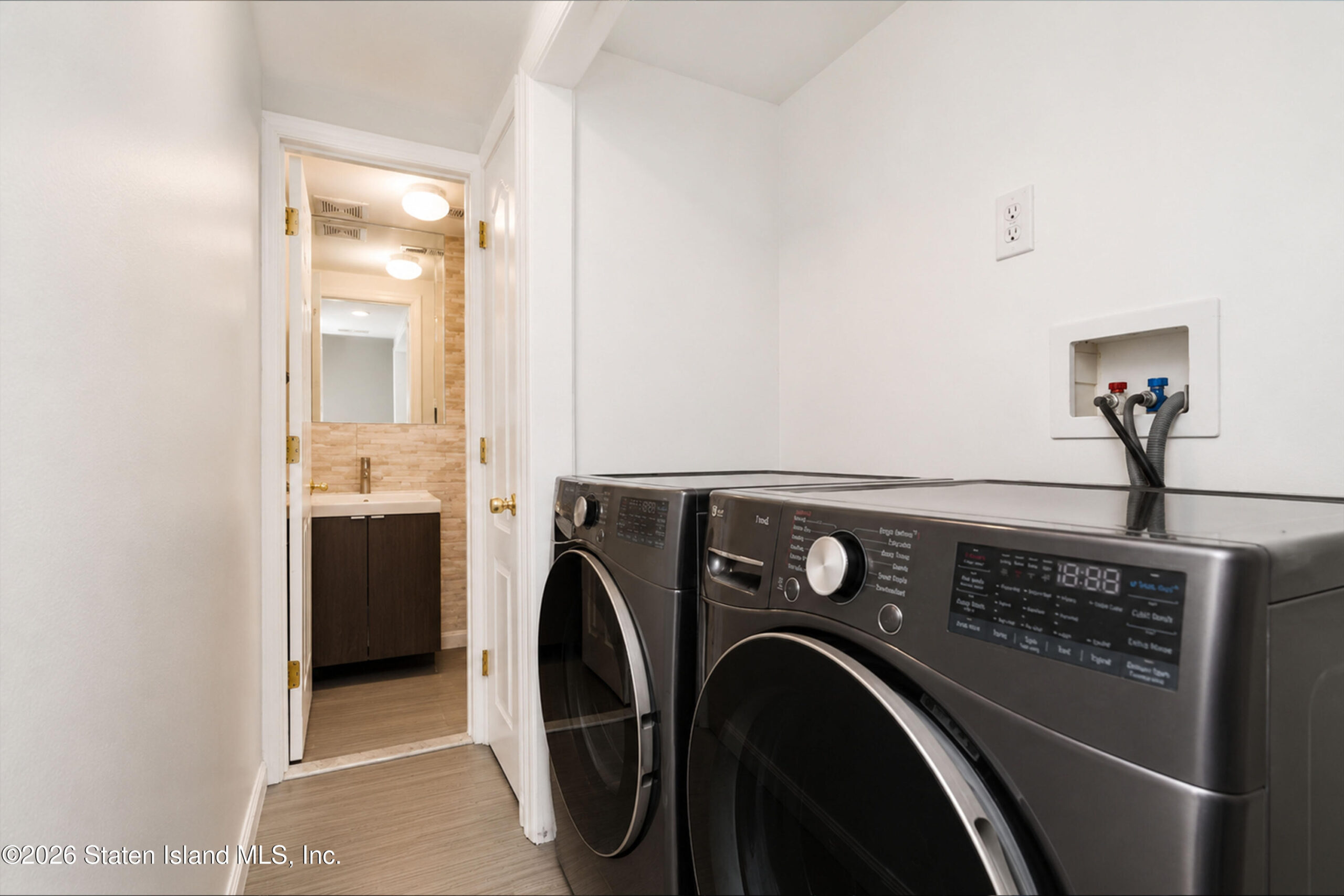 218 Essex Drive, Staten Island, NY, 10314 image 11