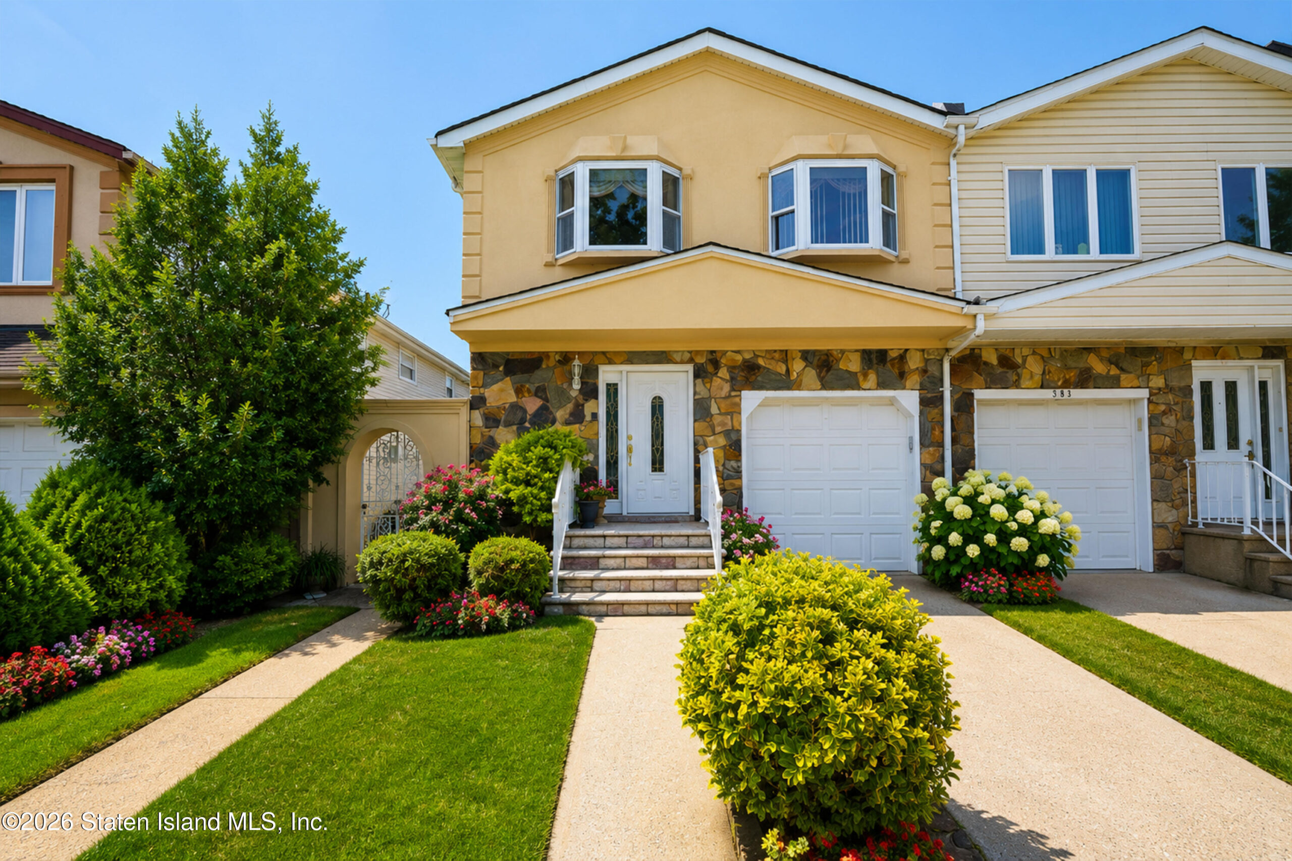 385 Brookfield Avenue Image 2