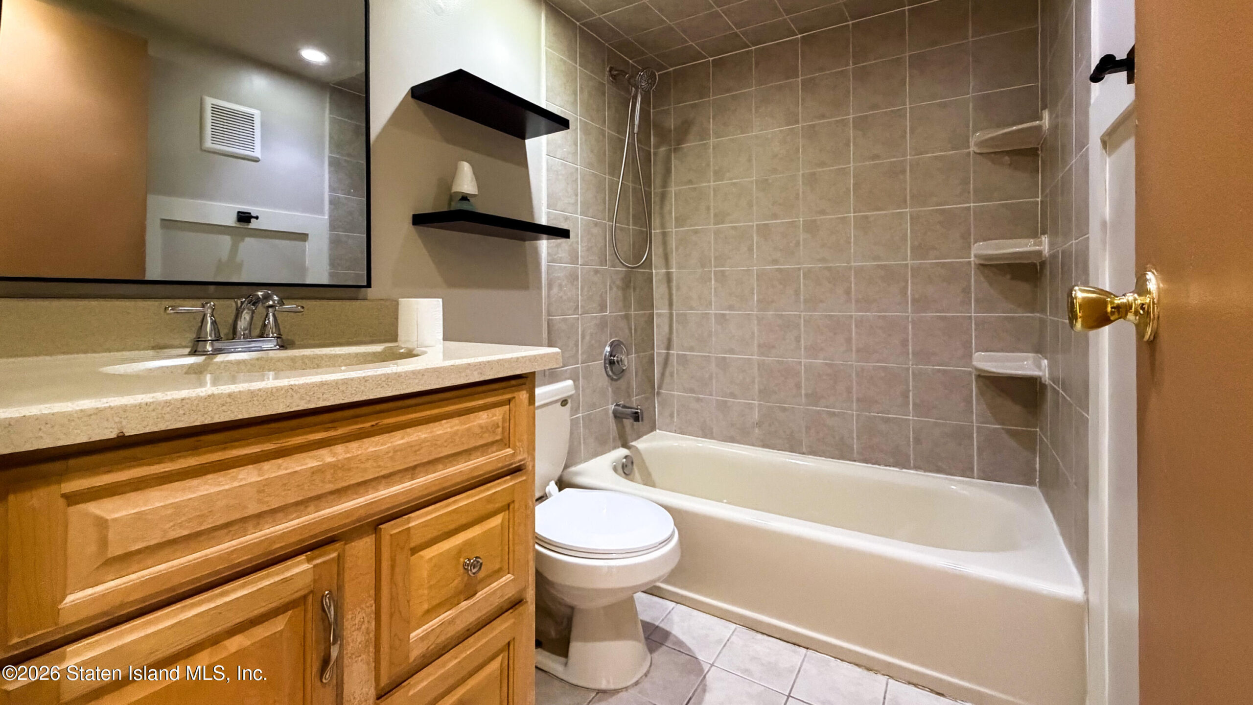 143 Hampton Green, Staten Island, NY, 10312 image 13