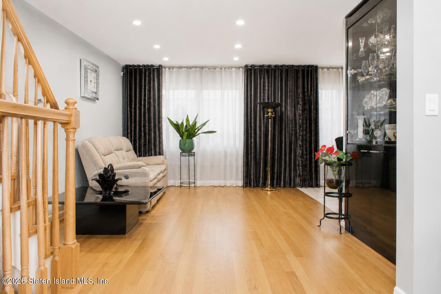 64 Sable Loop, Staten Island, NY, 10306 image 12
