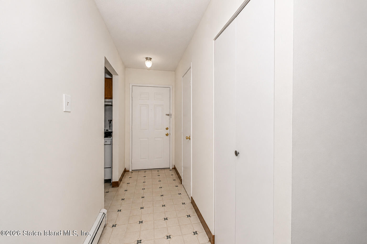 573 Schenck Avenue Image 4