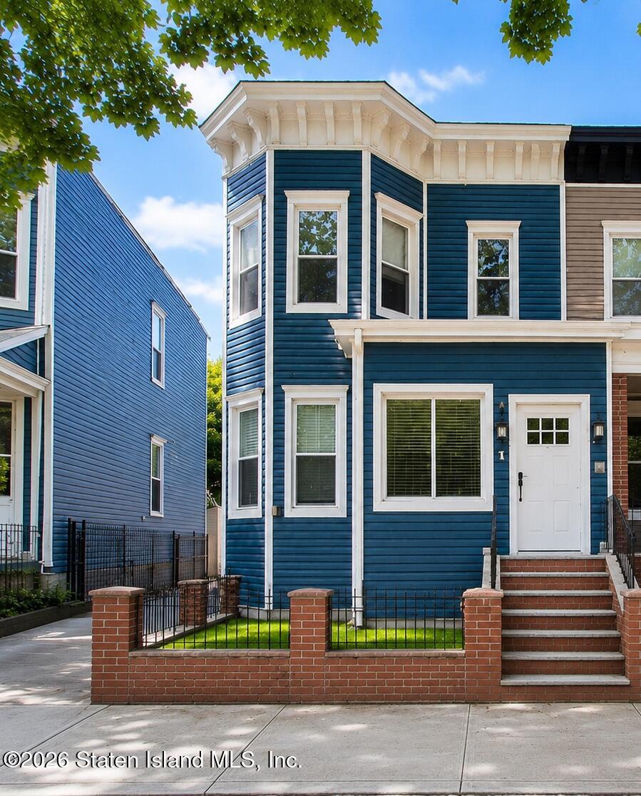 275 E 9th Street Image 2