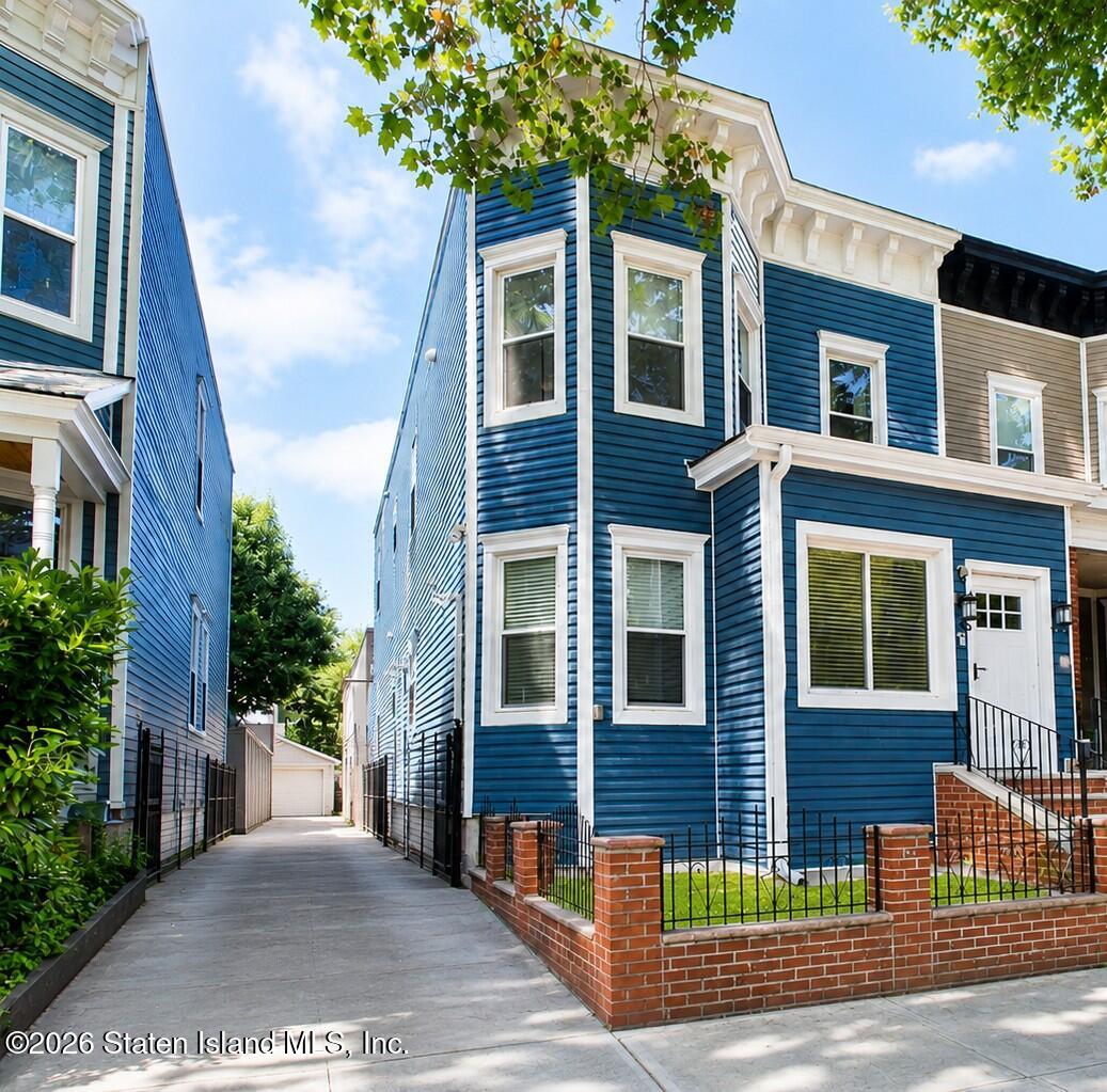 275 E 9th Street Image 1