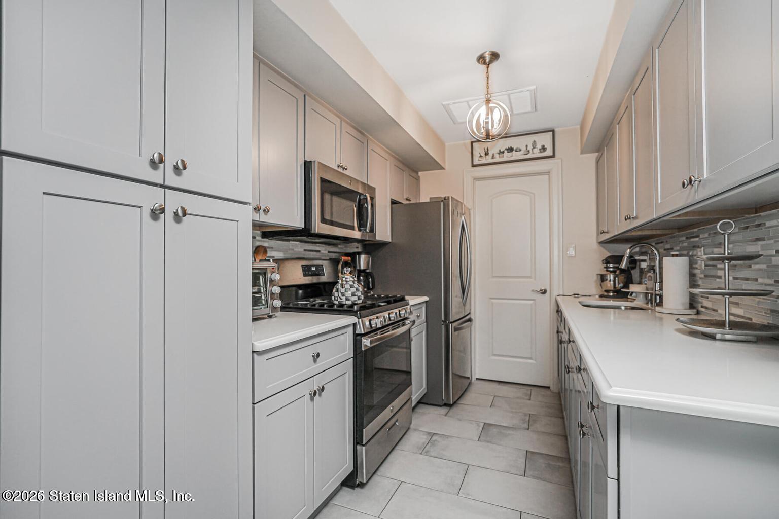 35 Savona Court, Staten Island, NY, 10309 image 54