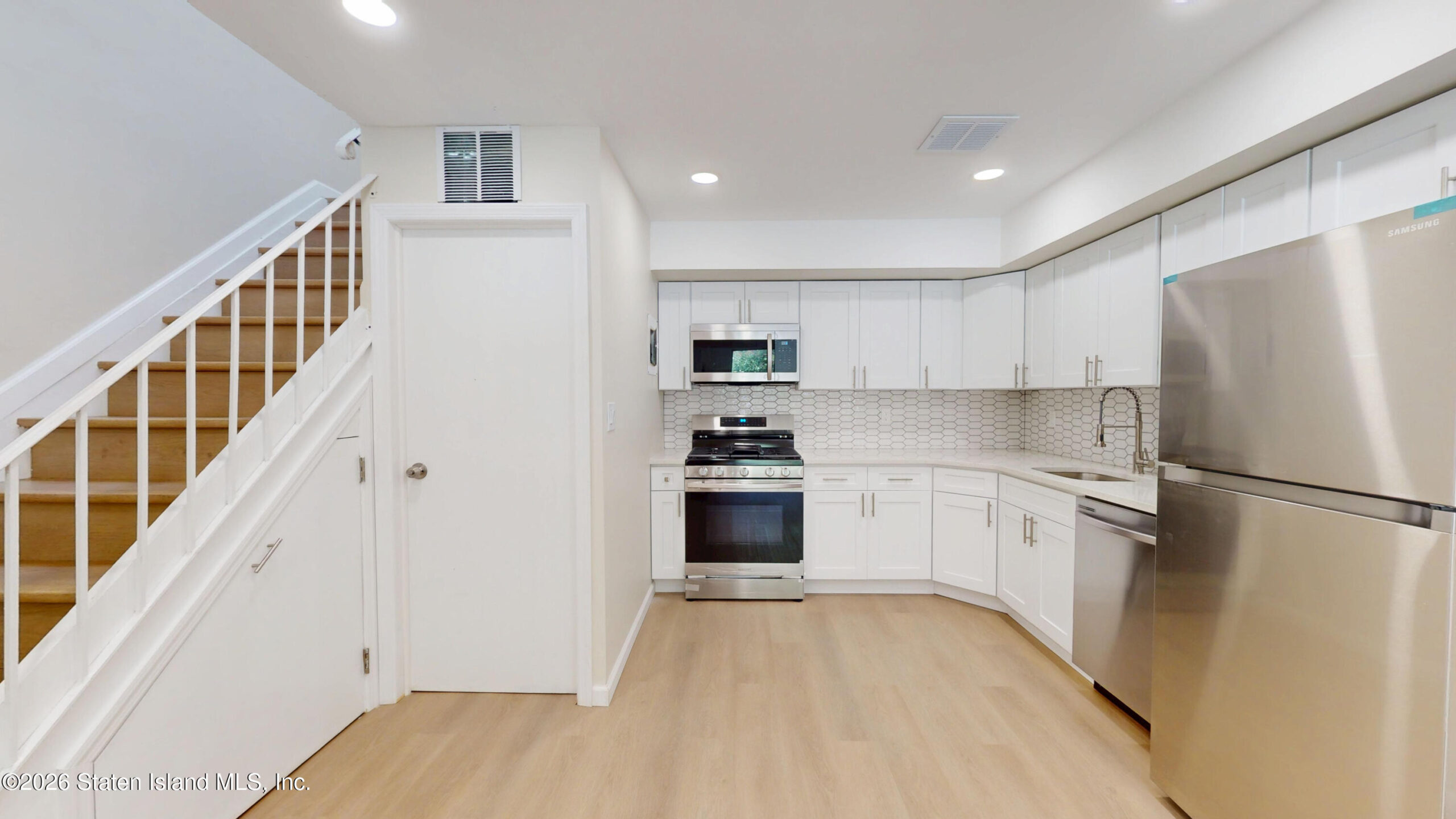 578 Golf View Court, Staten Island, NY, 10314 image 10