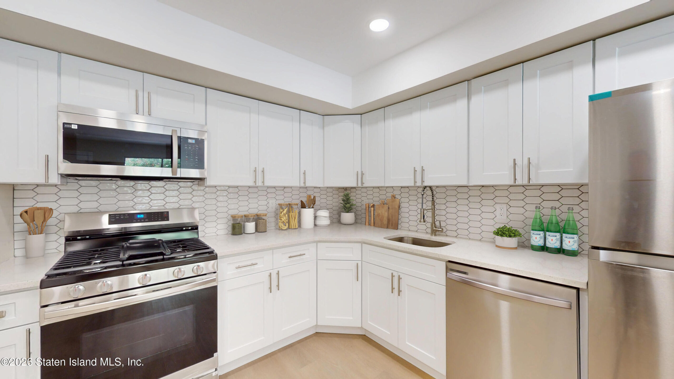 578 Golf View Court, Staten Island, NY, 10314 image 7