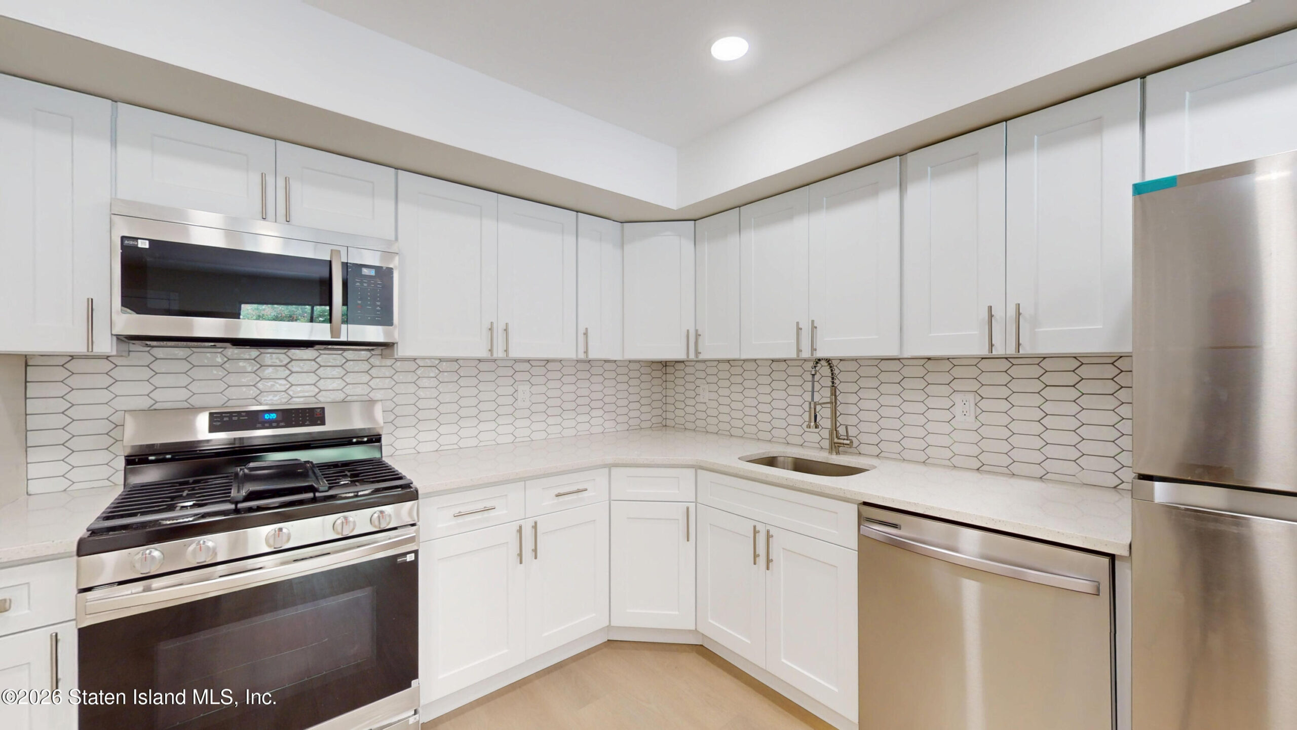 578 Golf View Court, Staten Island, NY, 10314 image 8