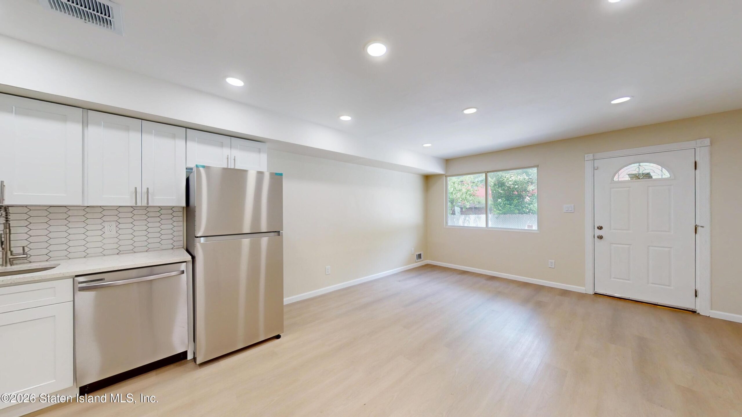 578 Golf View Court, Staten Island, NY, 10314 image 6