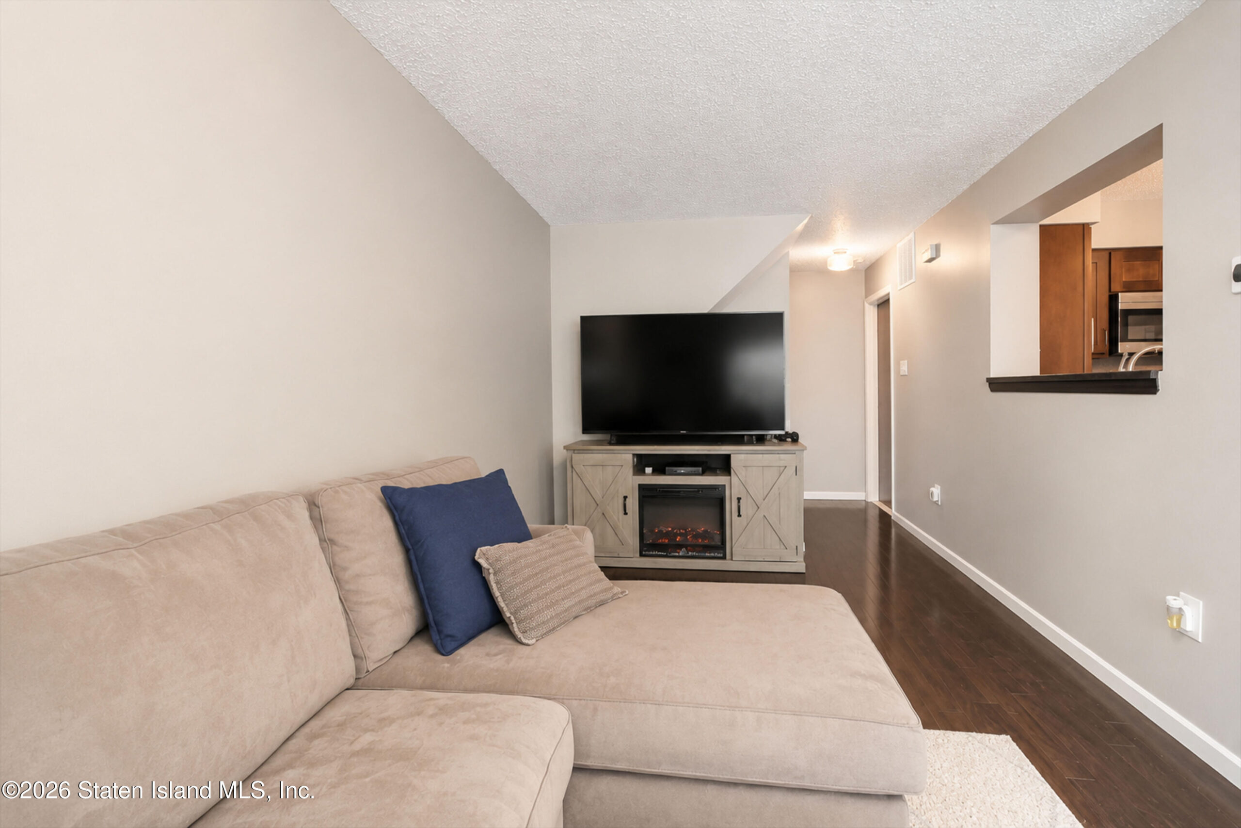 645 Ilyssa Way, Staten Island, NY, 10312 image 9