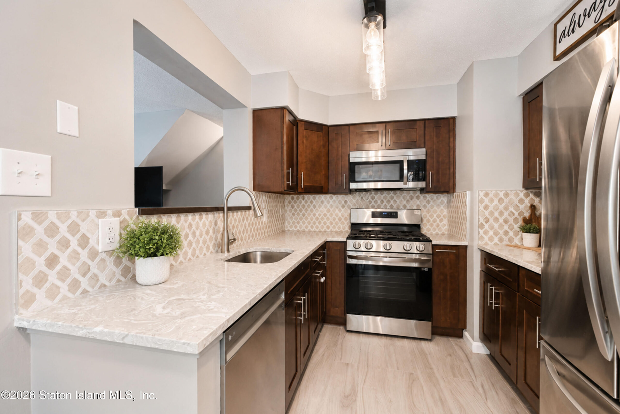 645 Ilyssa Way, Staten Island, NY, 10312 image 11