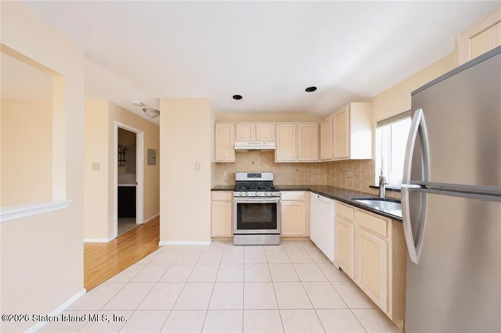 231 Gervil Street Image 3