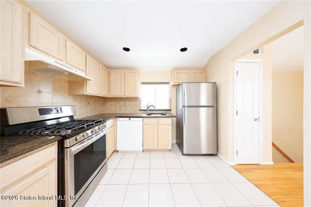 231 Gervil Street Image 4