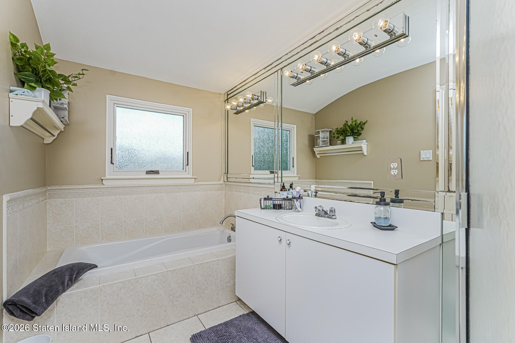 38 Meagan Loop, Staten Island, NY, 10307 image 26