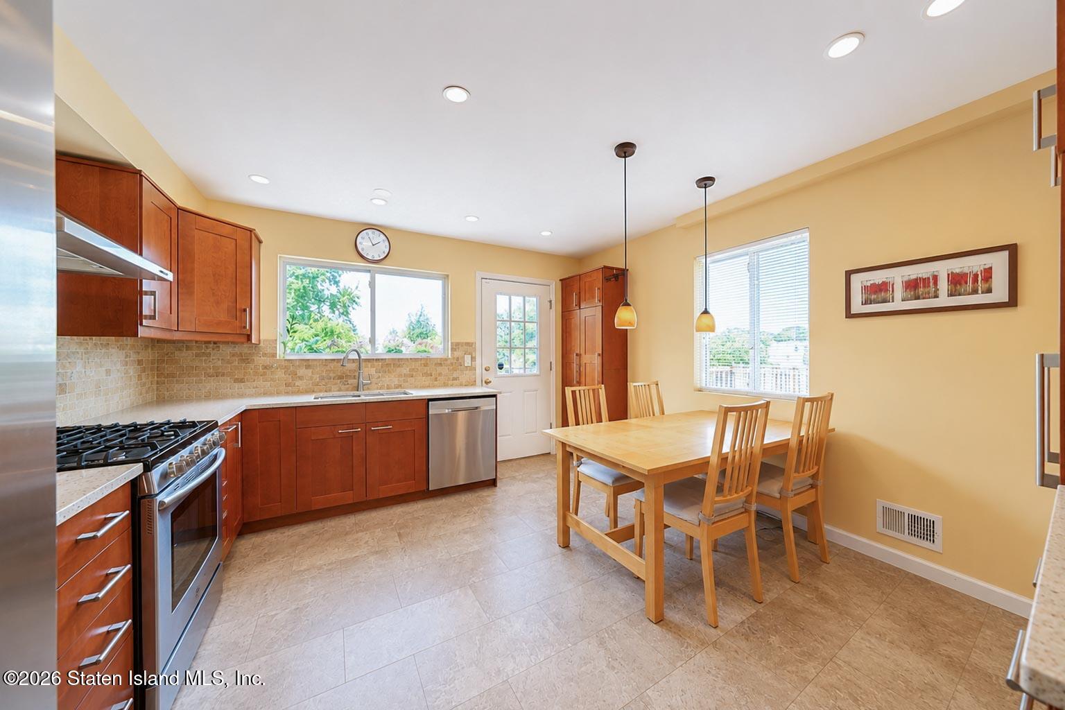 119 Seneca Street, Staten Island, NY, 10310 image 11