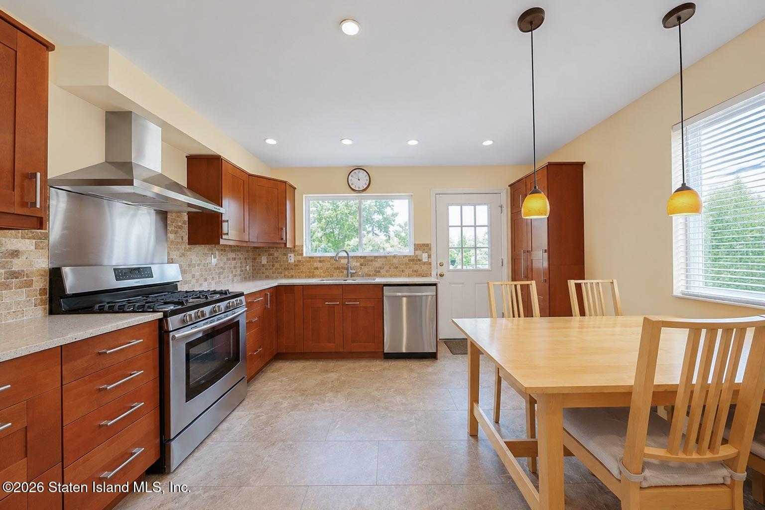 119 Seneca Street, Staten Island, NY, 10310 image 10
