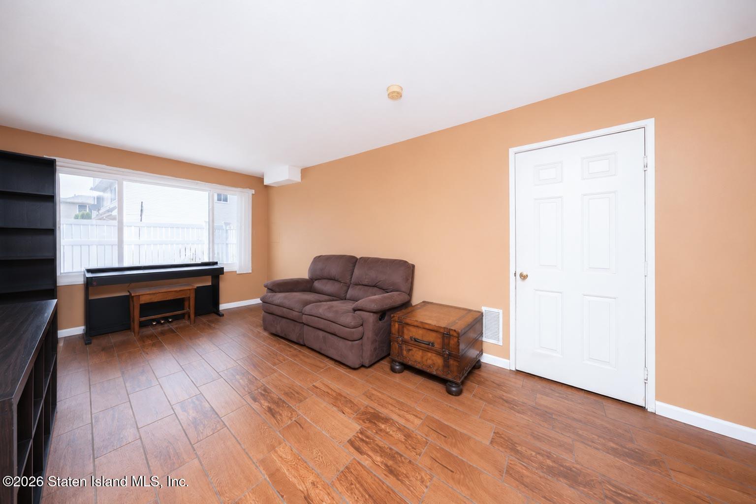 85 Simmons Loop, Staten Island, NY, 10314 image 9