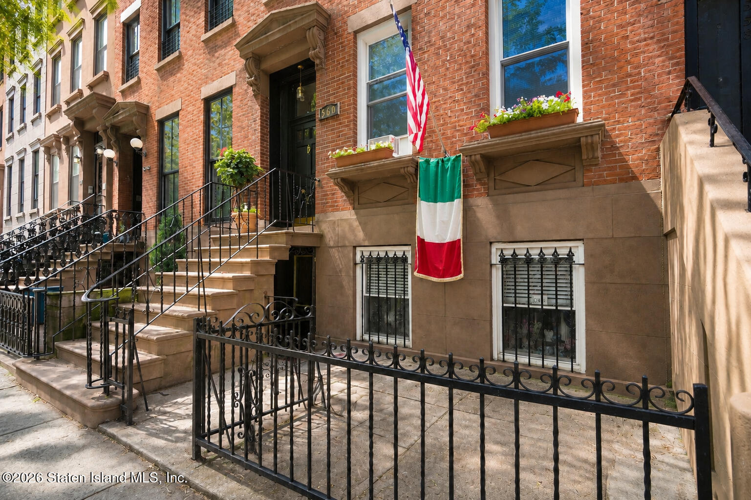 560 Henry Street Image 2