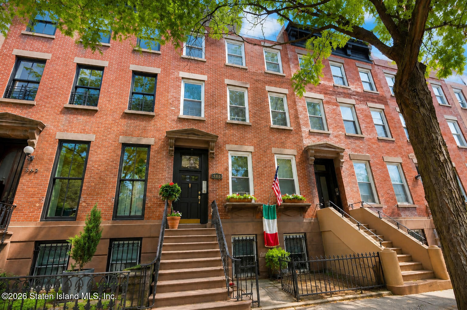 560 Henry Street Image 1
