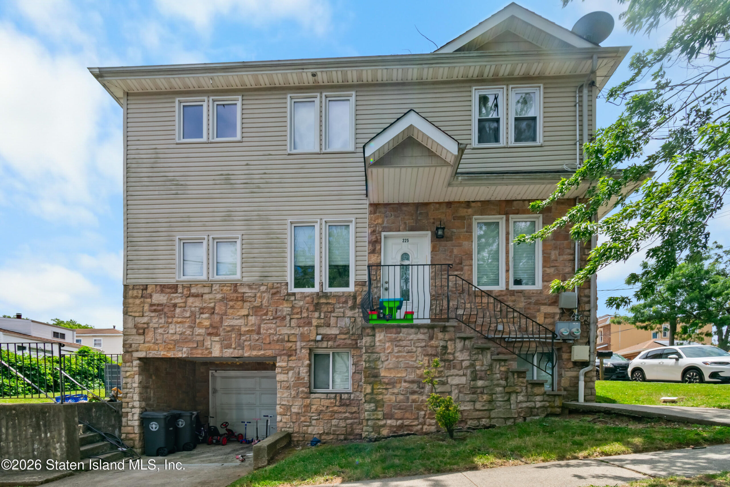 225 Livingston Avenue Image 1