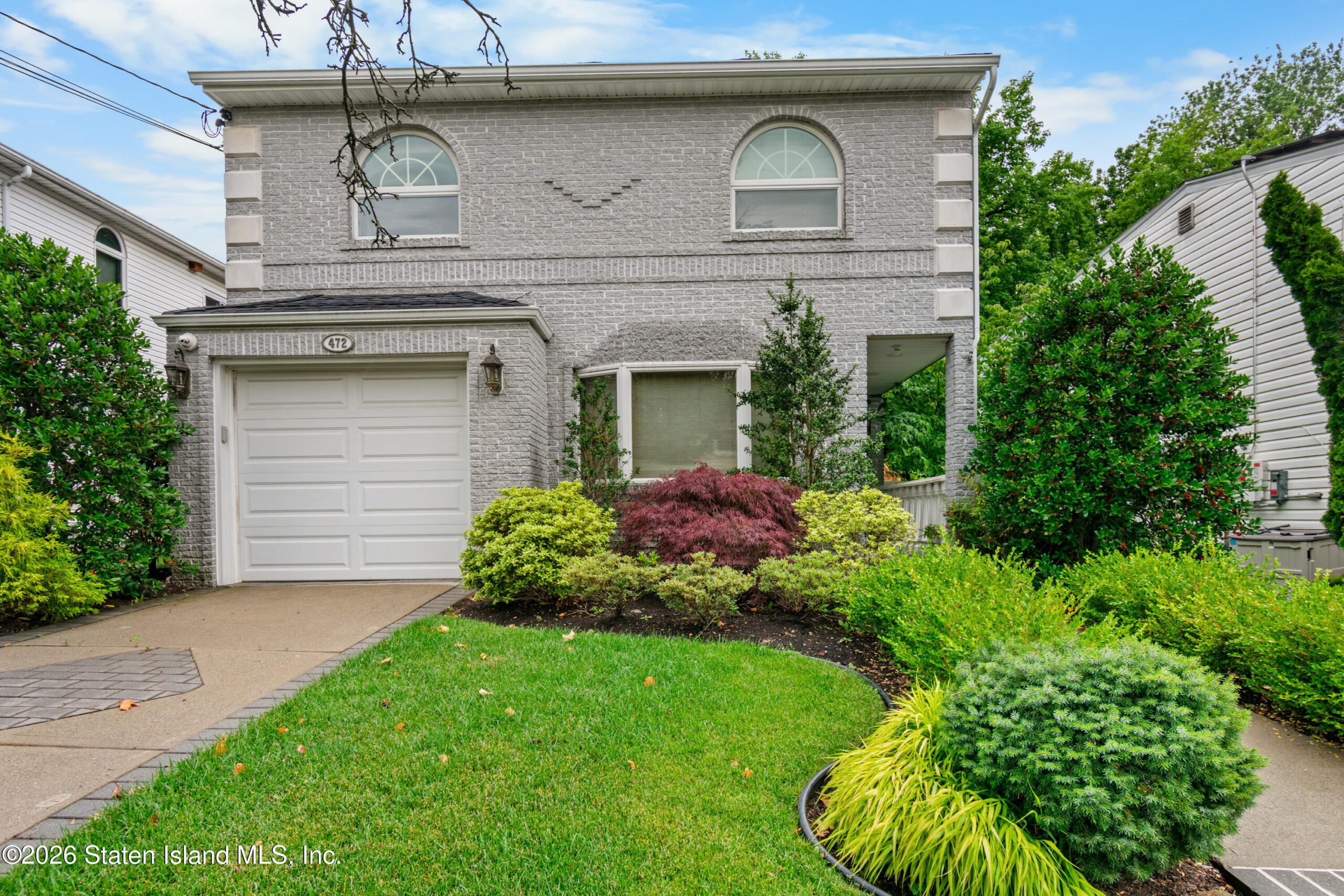 472 Mountainview Avenue Image 1