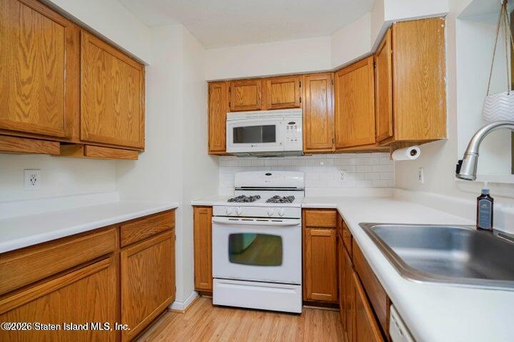 694 Ilyssa Way, Staten Island, NY, 10312 image 16