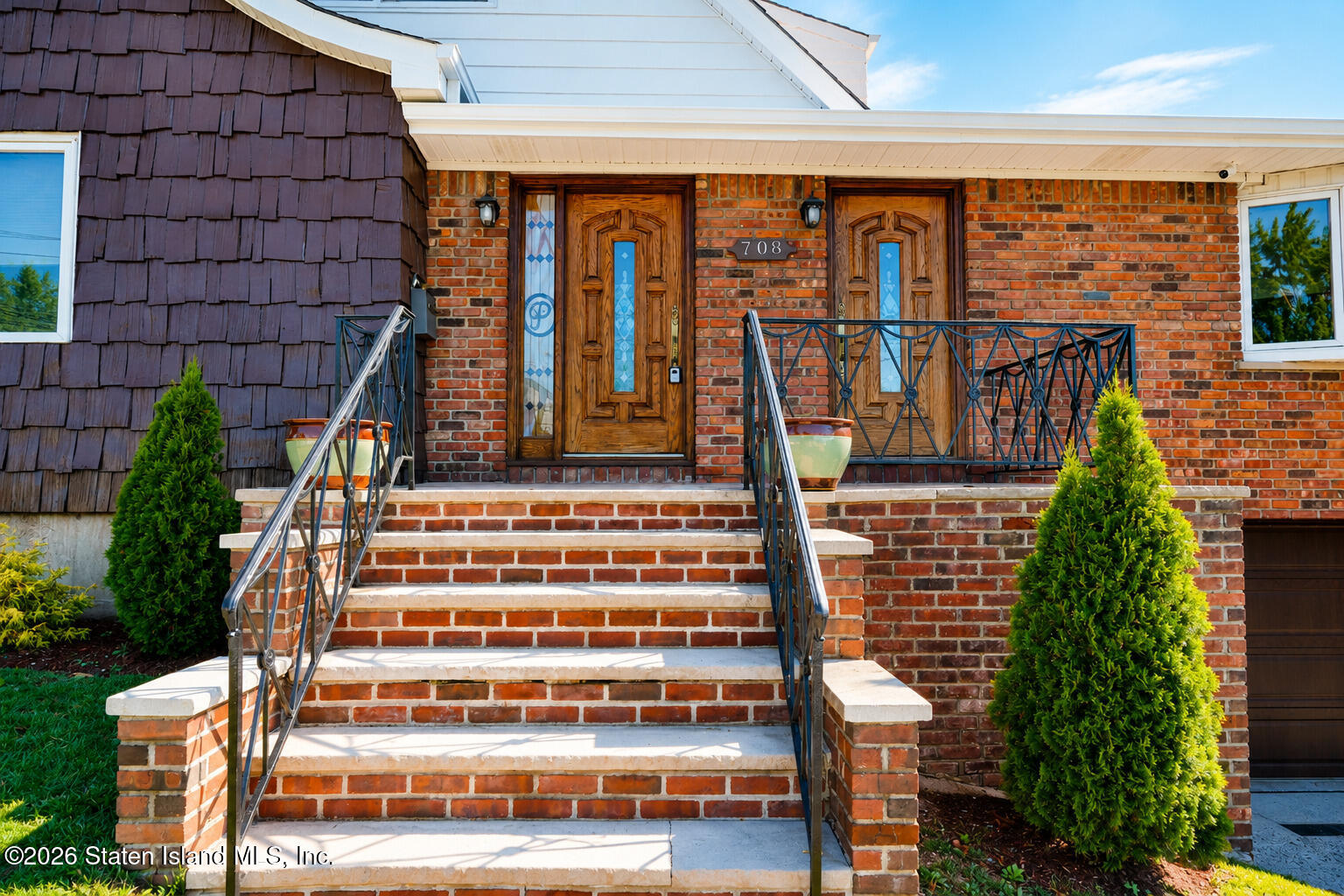 708 Hylan Boulevard Image 4