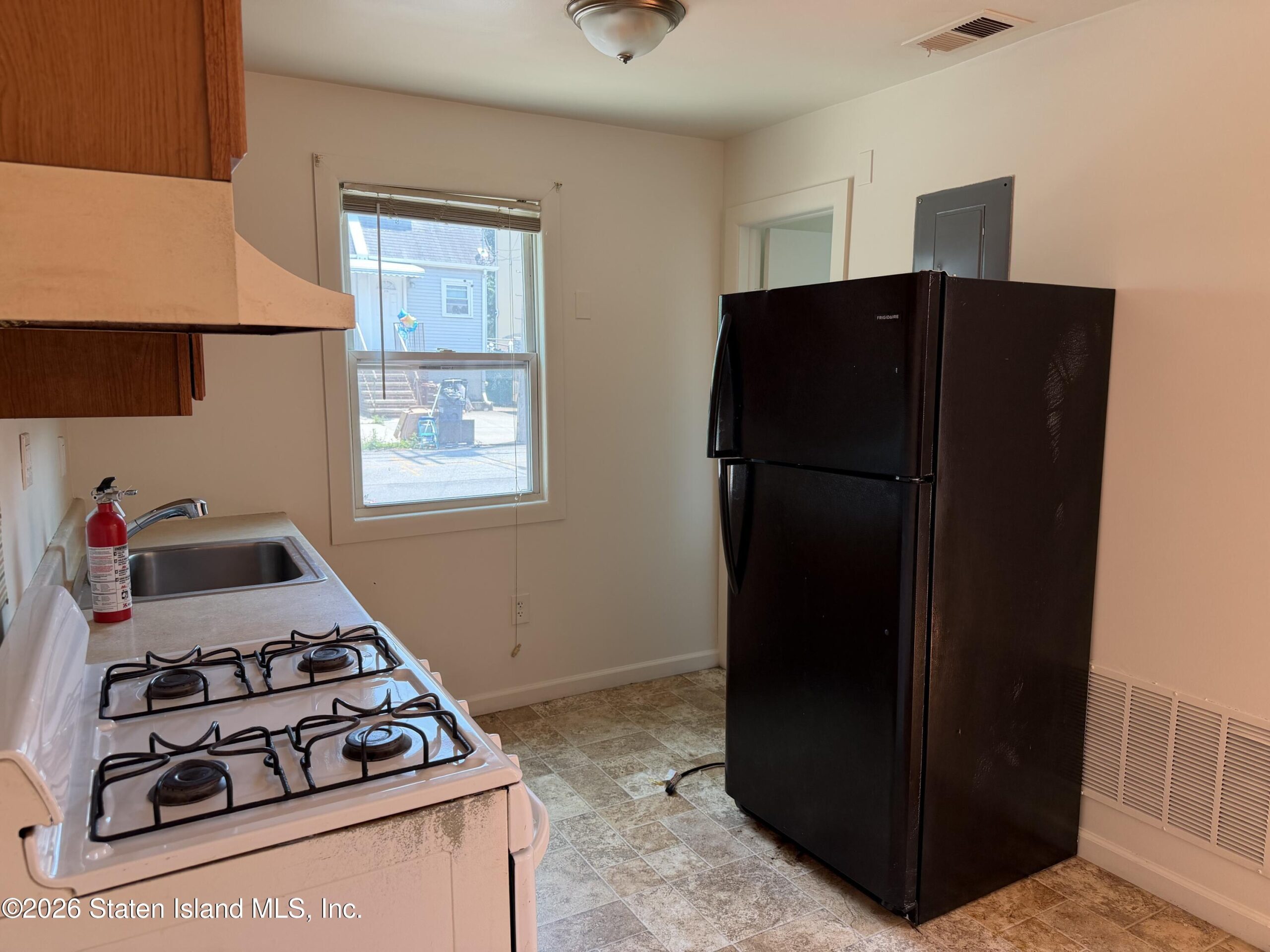 229 Freeborn Street, Staten Island, NY, 10306 image 13