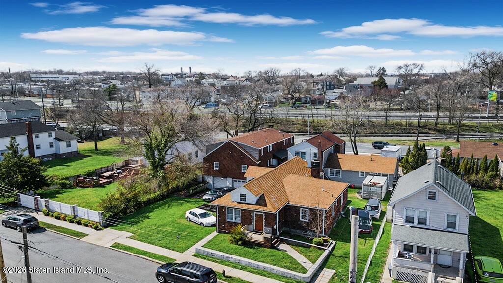 572 Villa Avenue Image 3