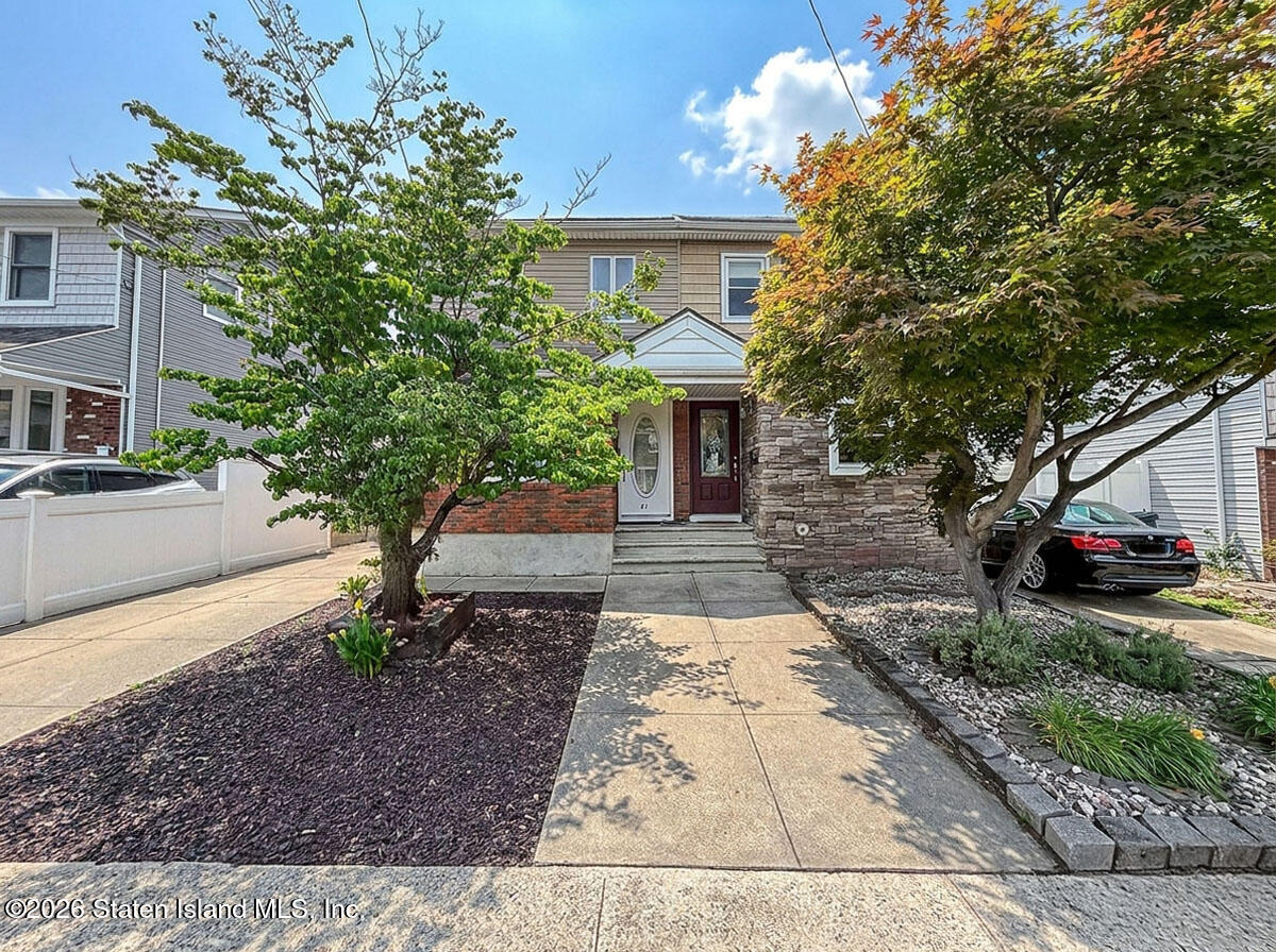 81 E Macon Avenue Image 1