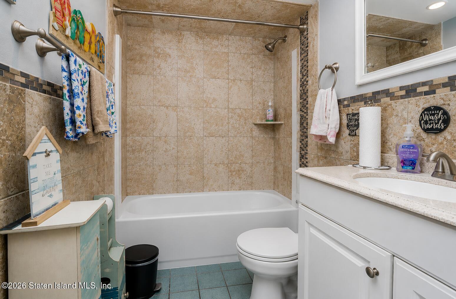 115 Forest Green, Staten Island, NY, 10312 image 11