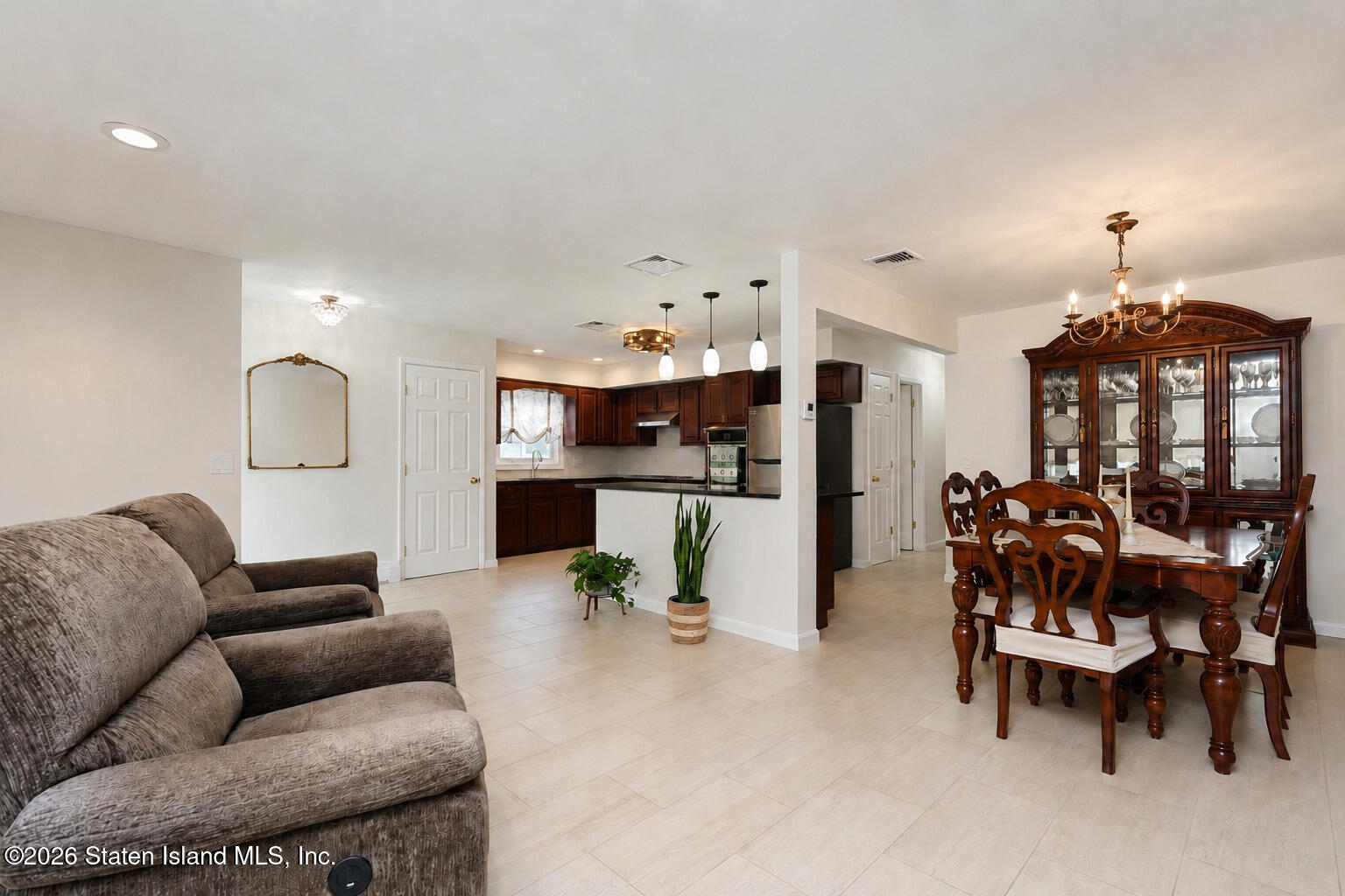 210 Rensselaer Avenue Image 4