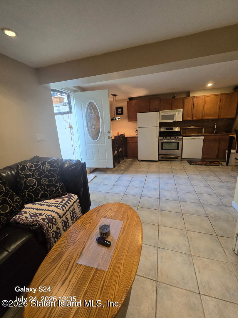181 Mosely Avenue 2, Staten Island, NY, 10312 image 23