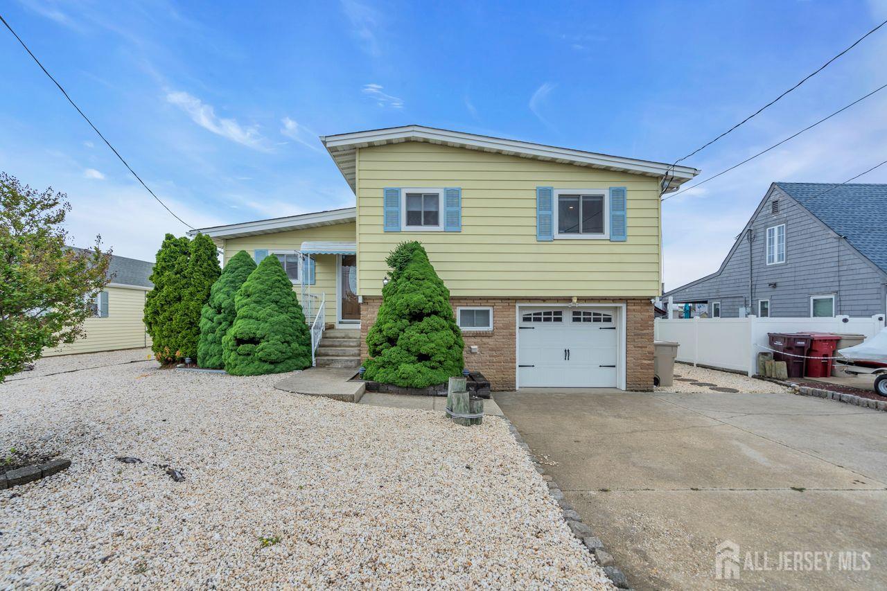 87 Ronald Avenue Image 4