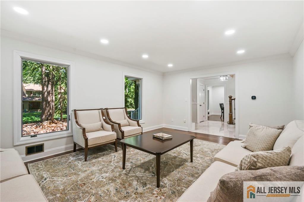 16 Phyllis Place Image 5
