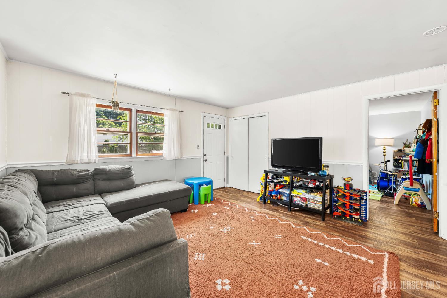 7 Pierrepont Avenue, Middlesex, NJ, 08846 image 18