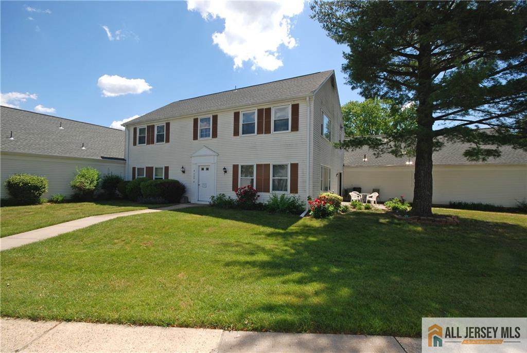 220 Manchester Lane B Image 2