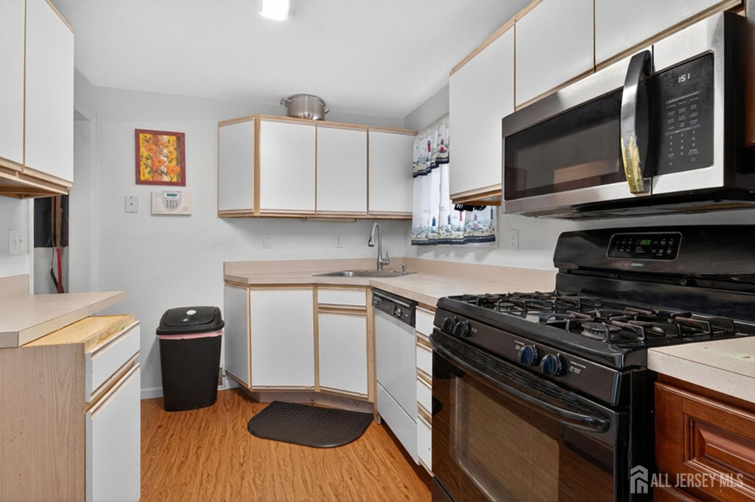 6 Hayes Court, North Brunswick, NJ, 08902 image 11