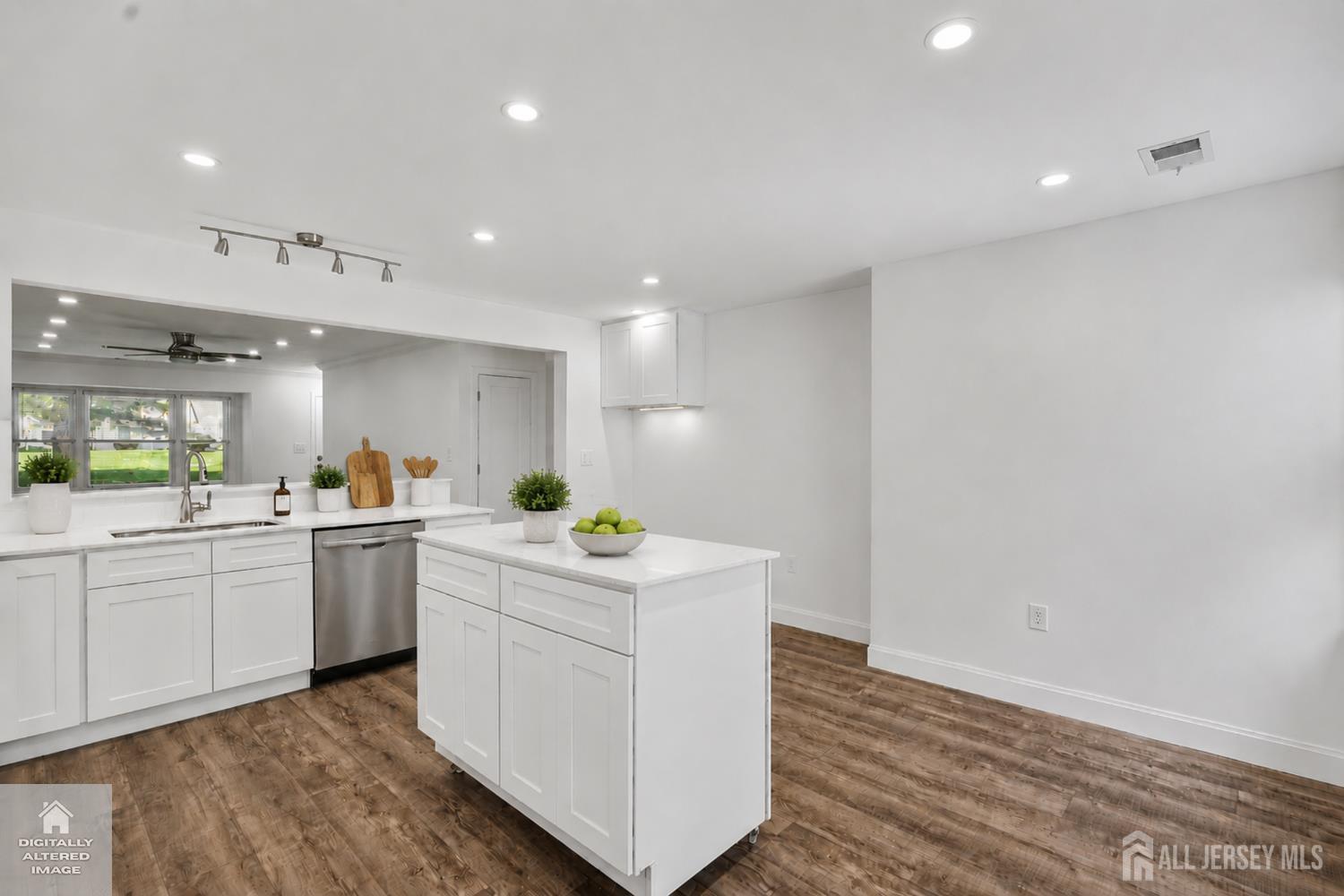 6 Plaza De Las Flores C, Freehold, NJ, 07728 image 13