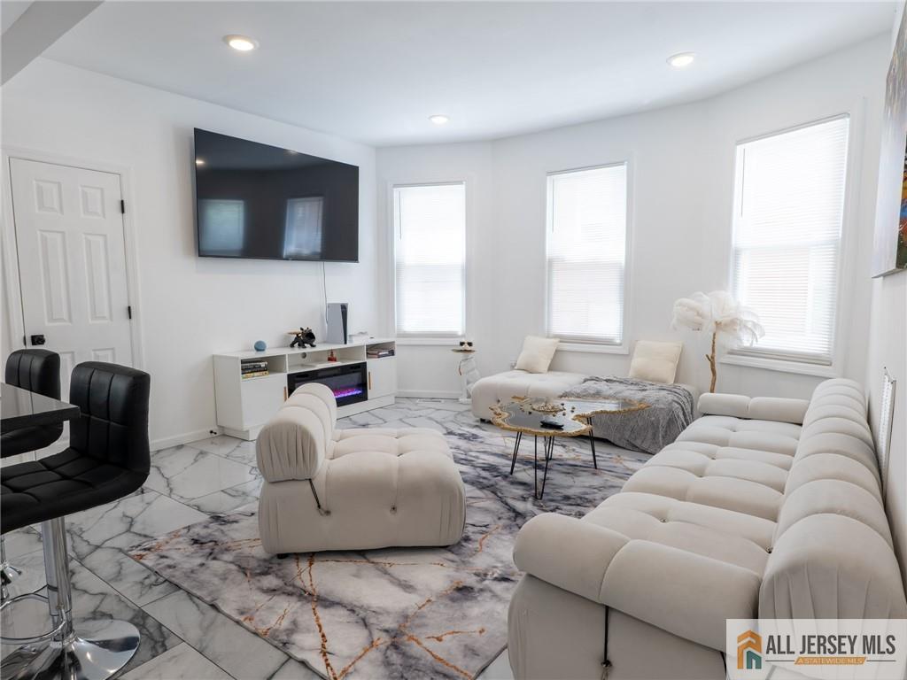 32 Palm Street, Newark, NJ, 07106 image 31