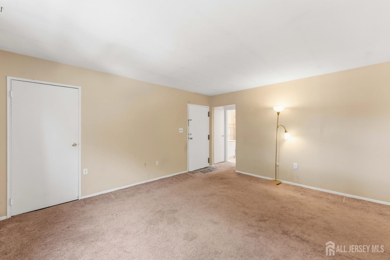 289 Main Street 14M Image 3
