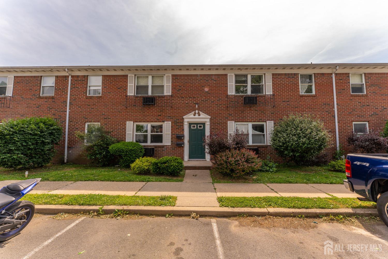 289 Main Street 14M Image 2